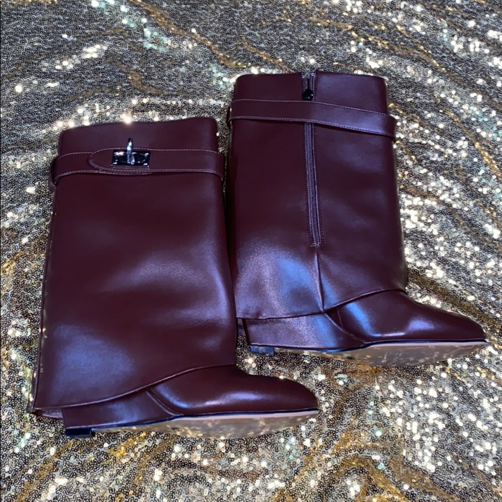 Brown Jessica Buurman shark lock boots